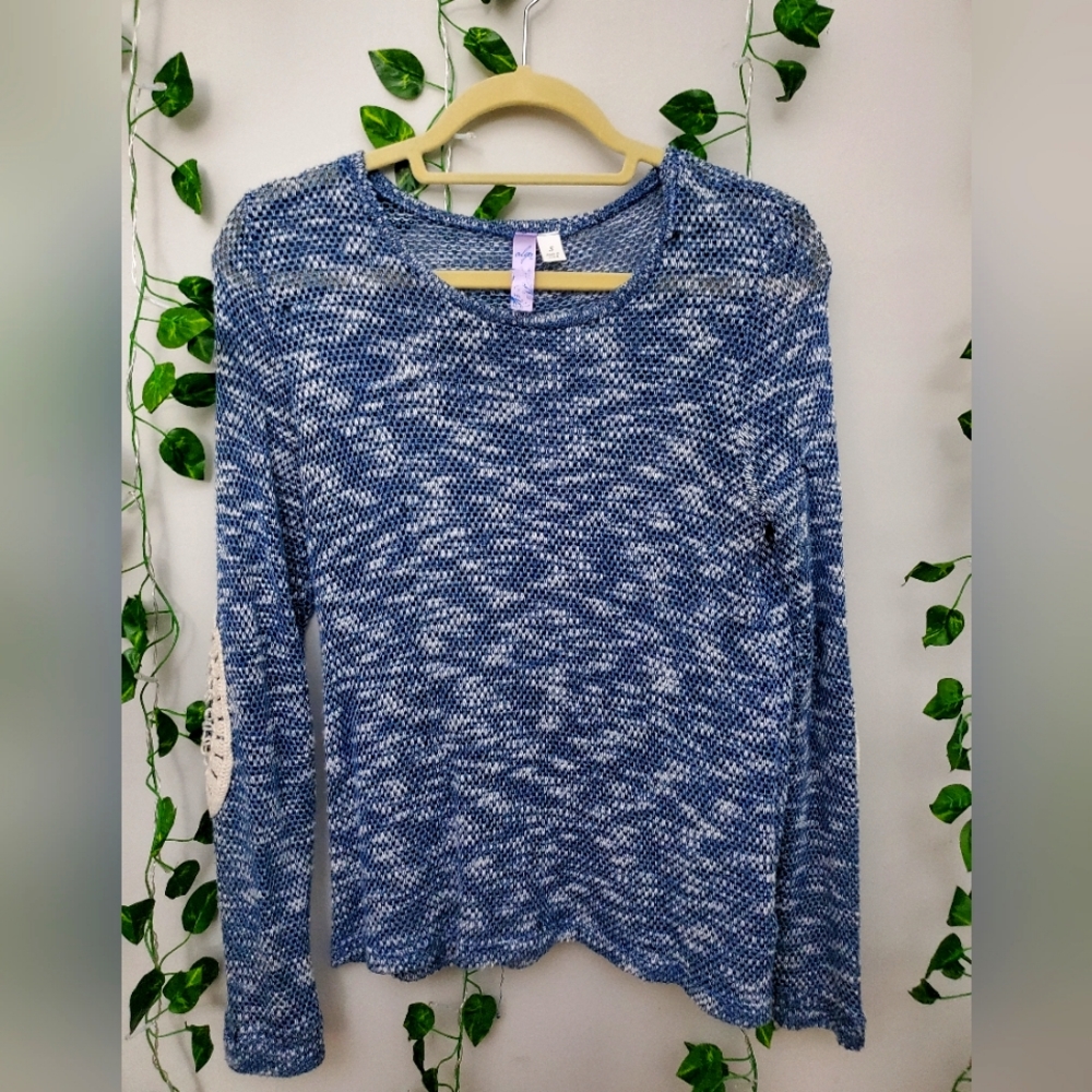 Small Blue knit long-sleeved crochet elbows